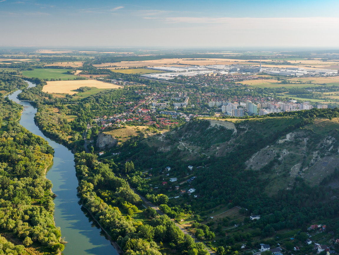 Devinska na dohlad
