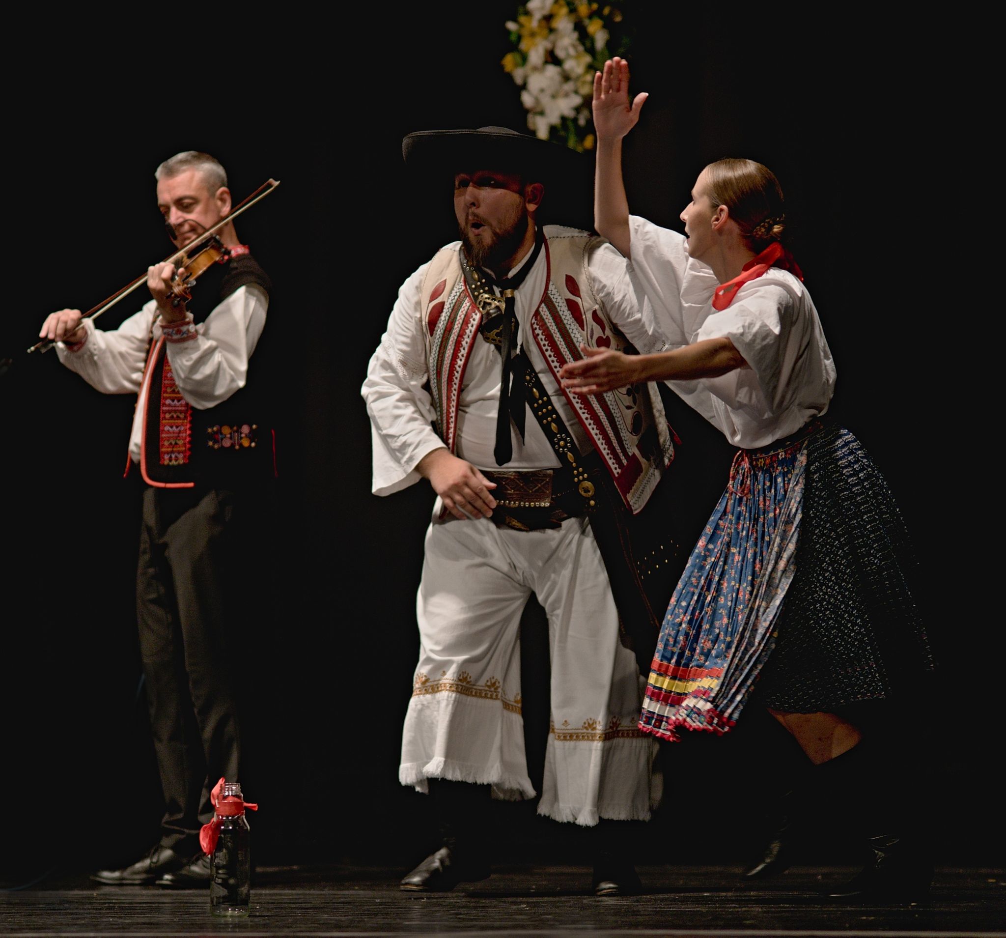 15 Kustarovci
