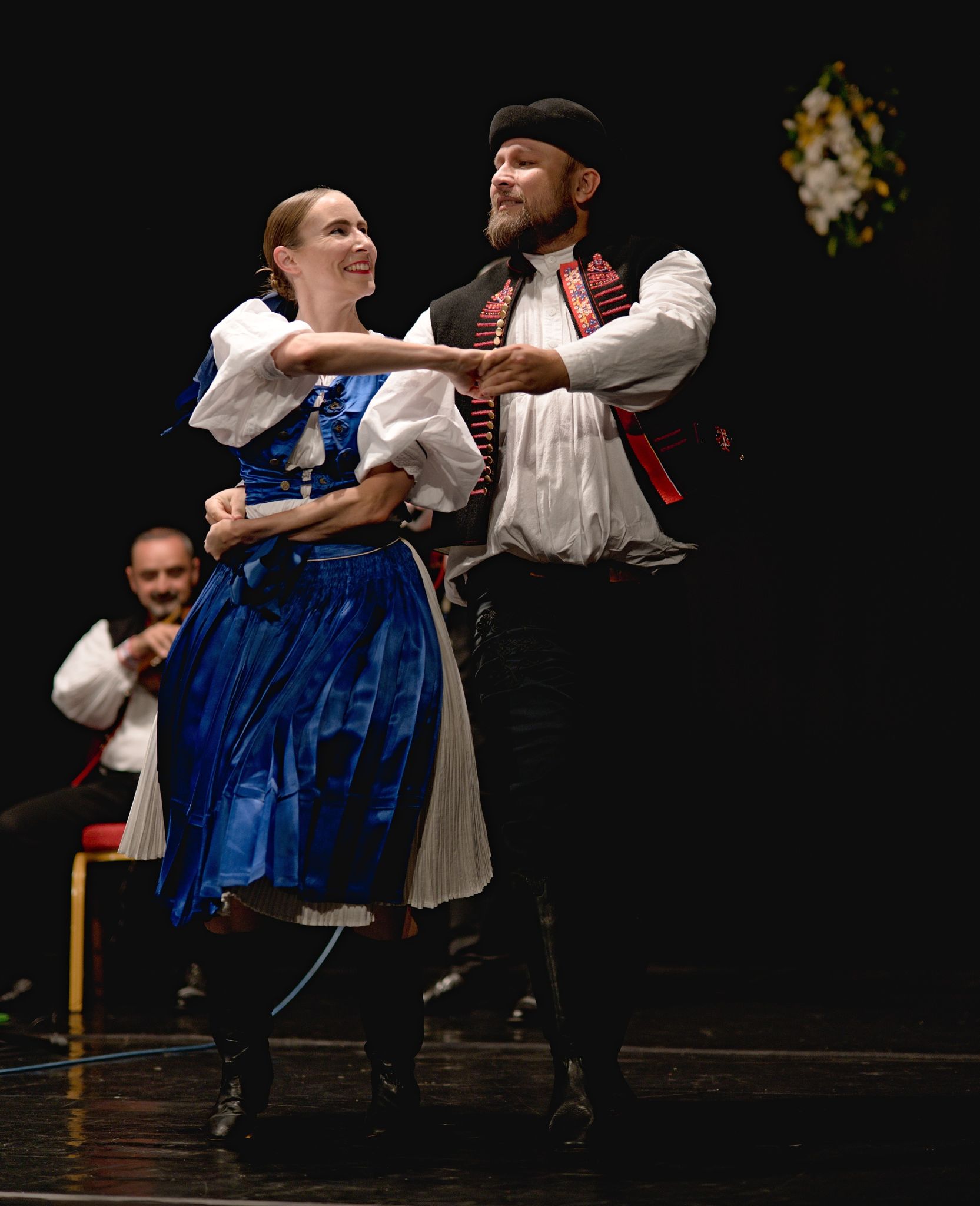 8 Kustarovci
